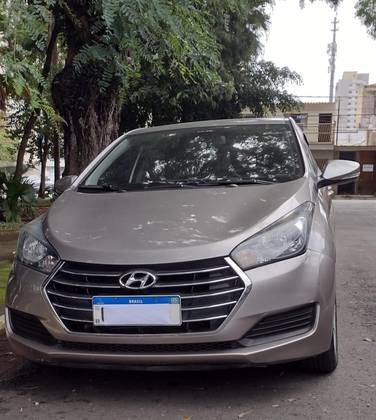 HYUNDAI HB20S 1.0 COMFORT PLUS 12V FLEX 4P MANUAL